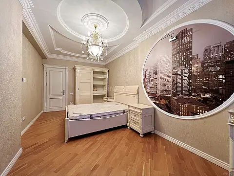 Kirayə verilir 4 otaqlı mənzil 250 m²