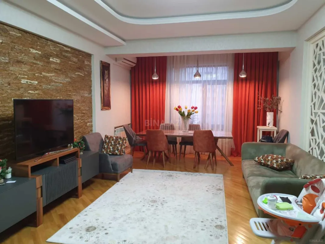 Satılır 2 otaqlı mənzil 67 m²
