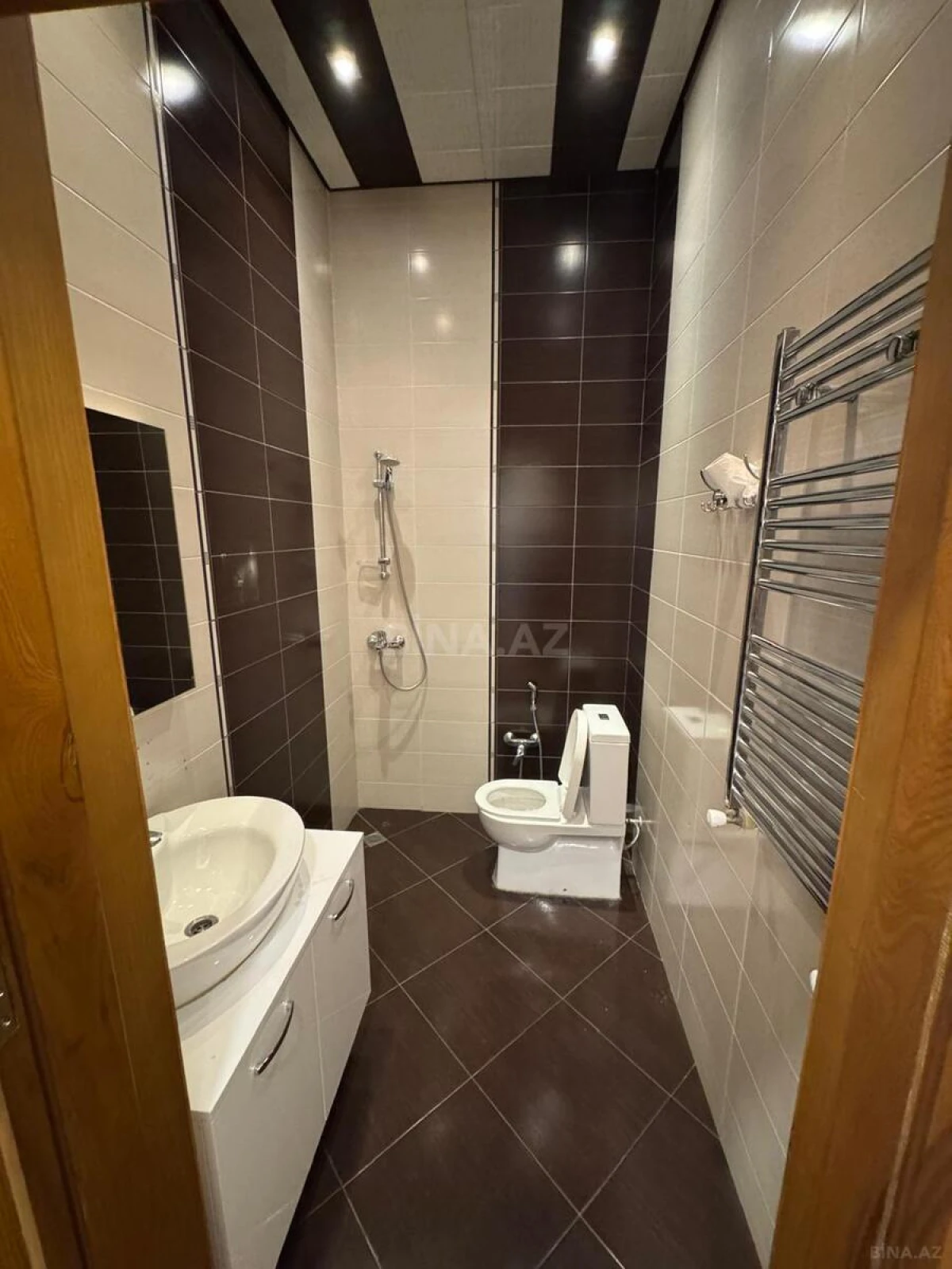 Kirayə verilir 13 otaqlı ofis 1000 m²