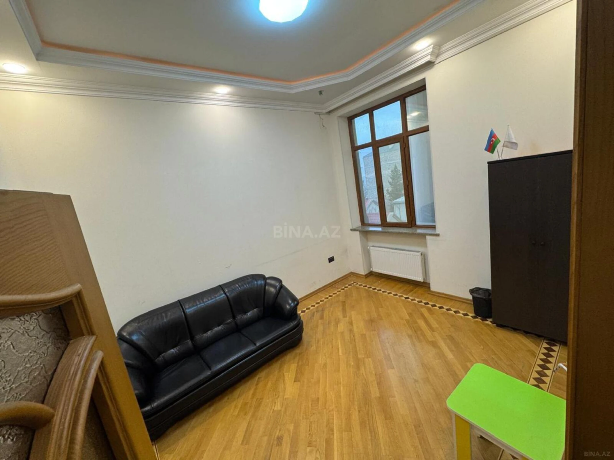 Kirayə verilir 13 otaqlı ofis 1000 m²