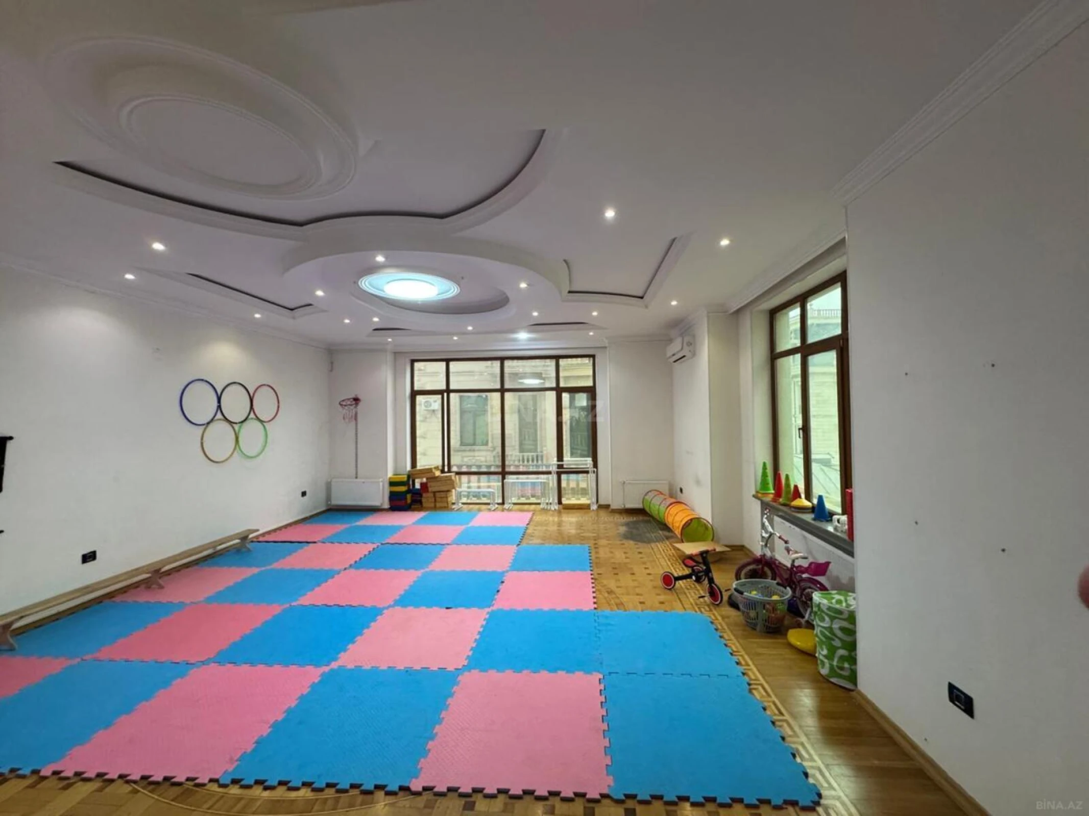 Kirayə verilir 13 otaqlı ofis 1000 m²