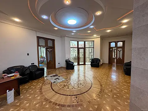 Kirayə verilir 13 otaqlı ofis 1000 m²