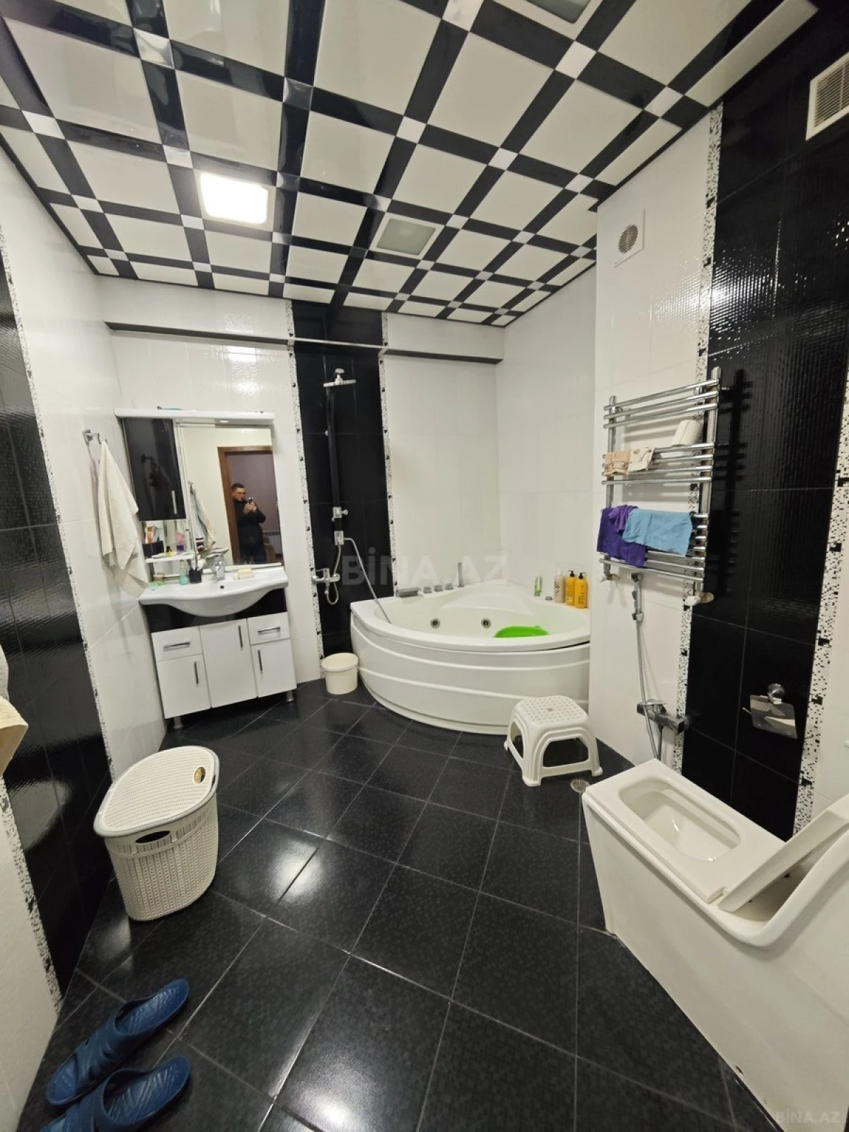 Satılır 3 otaqlı mənzil 126 m²