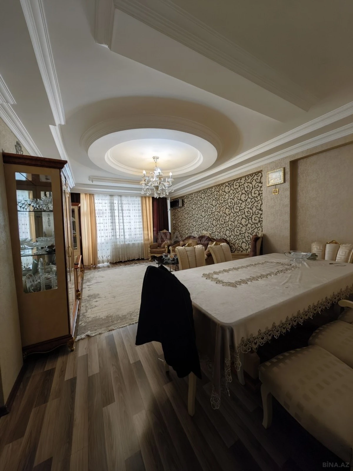 Satılır 3 otaqlı mənzil 126 m²