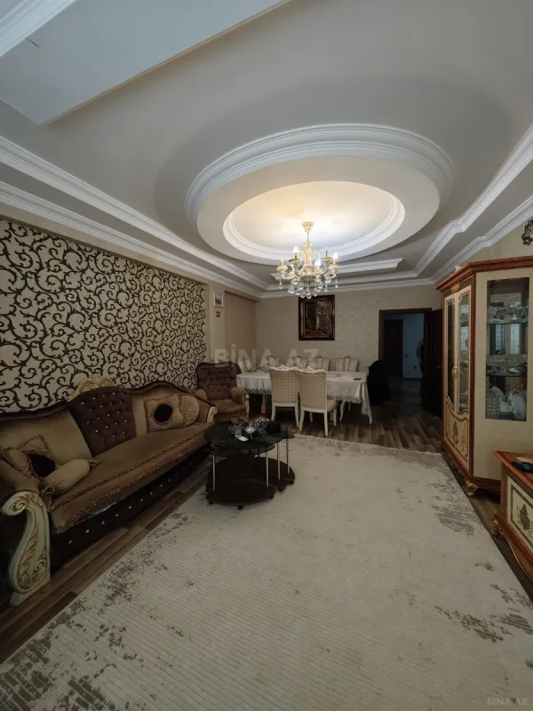 Satılır 3 otaqlı mənzil 126 m²