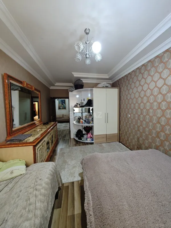Satılır 3 otaqlı mənzil 126 m²