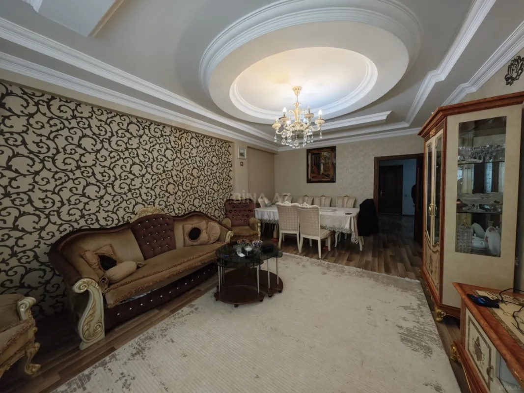 Satılır 3 otaqlı mənzil 126 m²