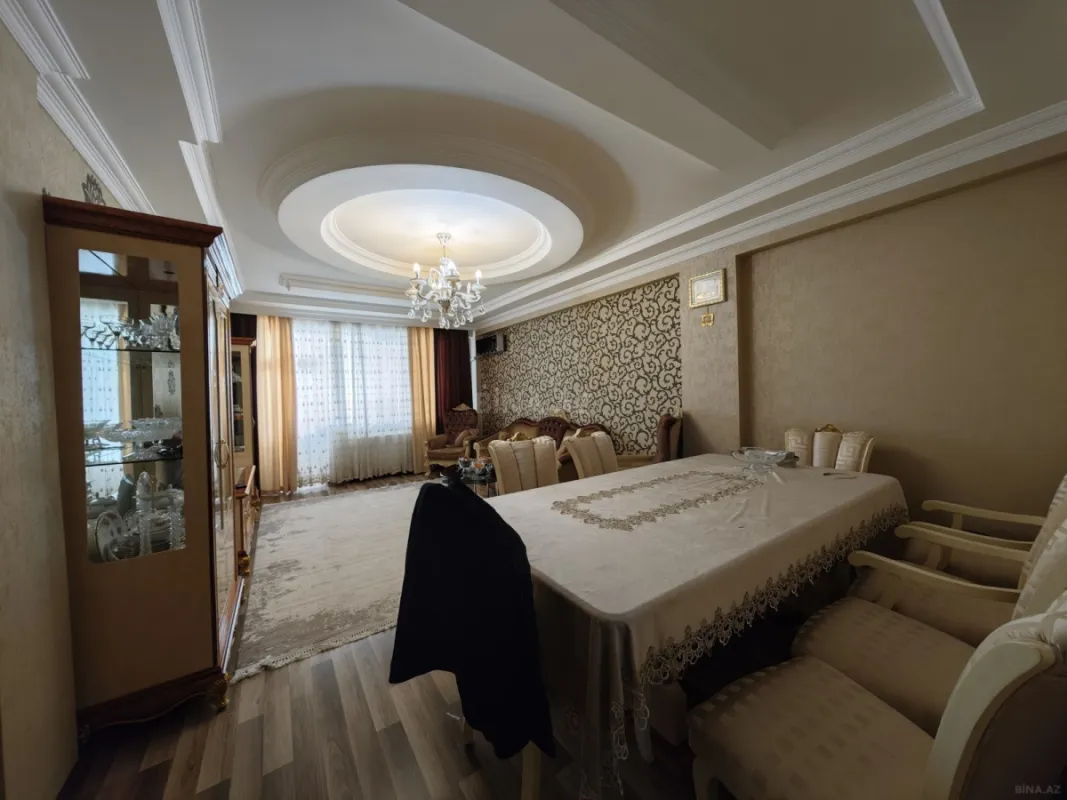 Satılır 3 otaqlı mənzil 126 m²