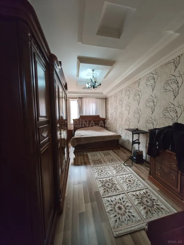 Satılır 3 otaqlı mənzil 126 m²