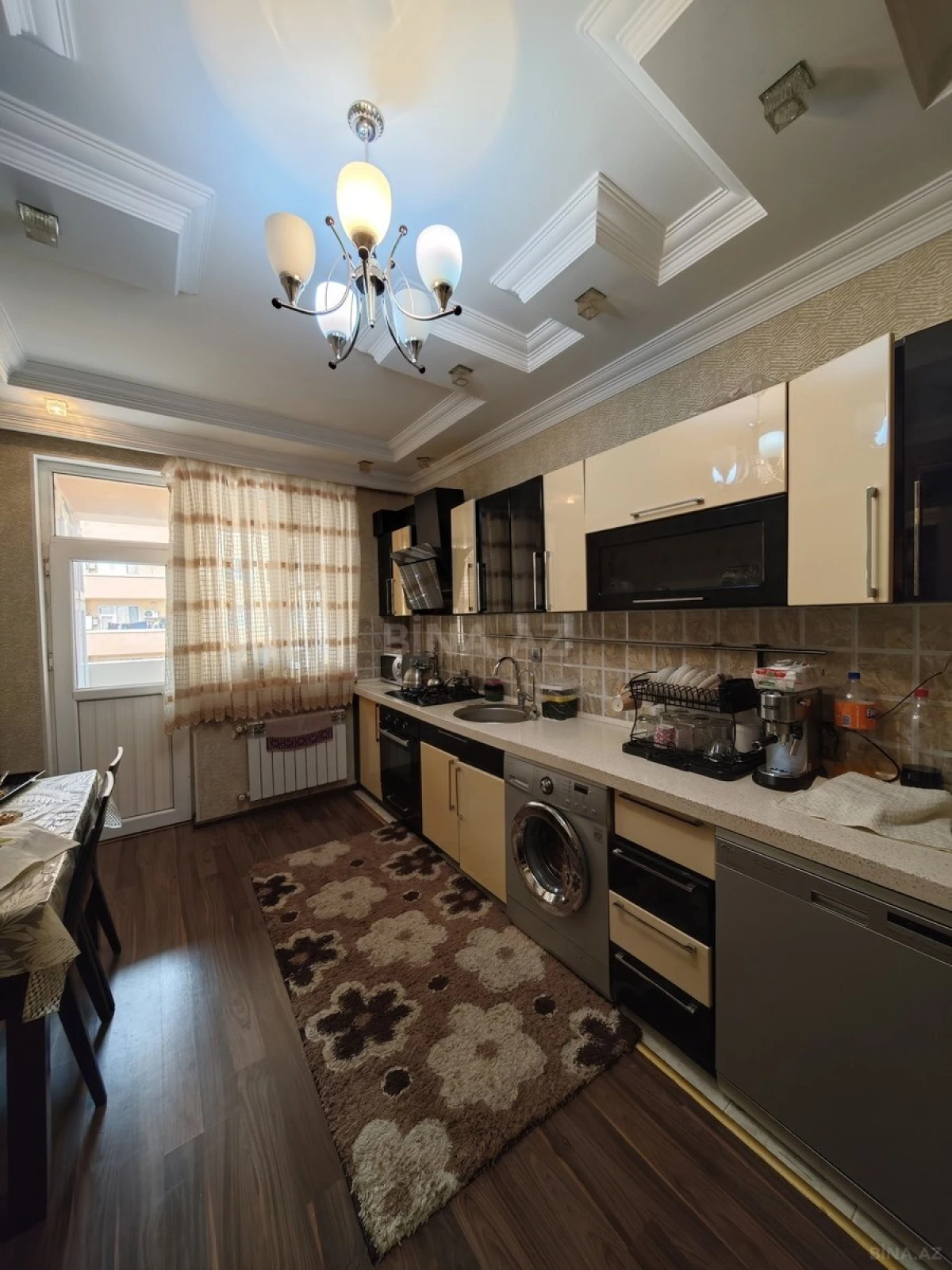Satılır 3 otaqlı mənzil 126 m²