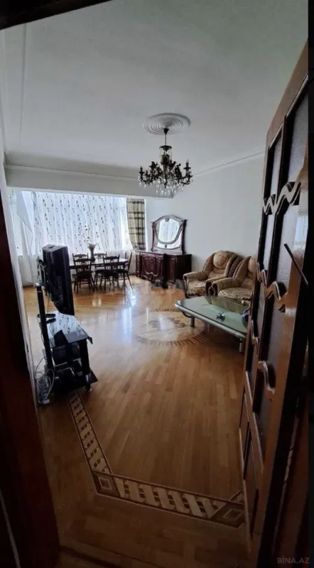 Kirayə verilir 3 otaqlı mənzil 115 m²