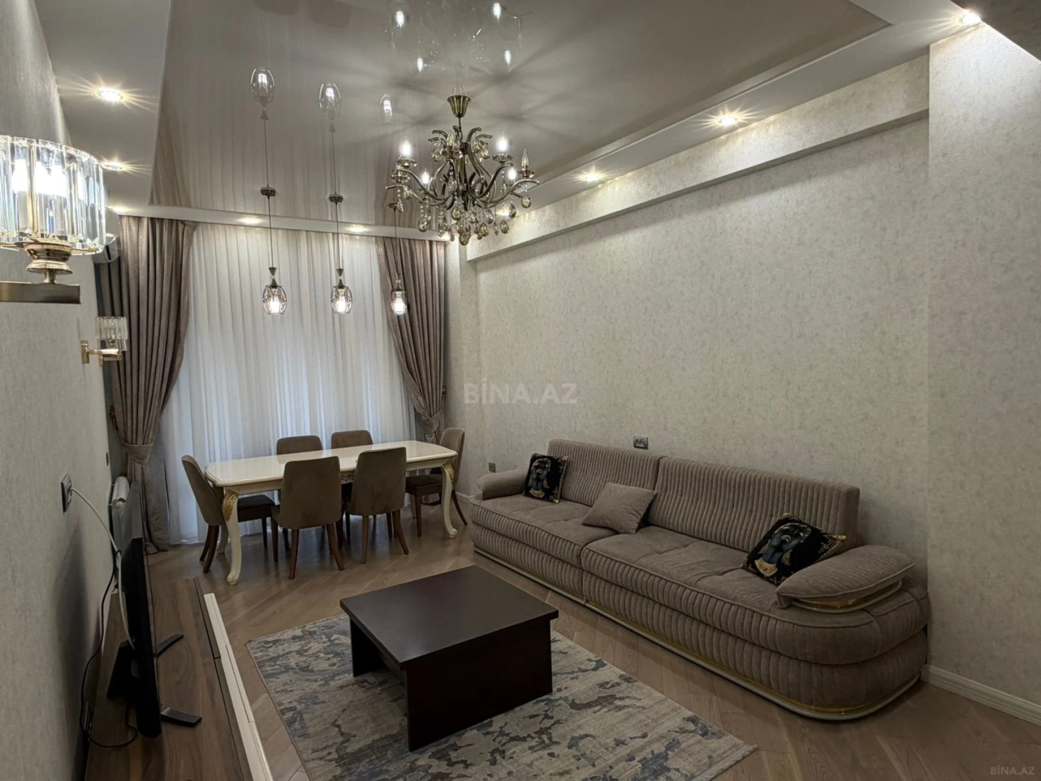 Satılır 3 otaqlı mənzil 121 m²