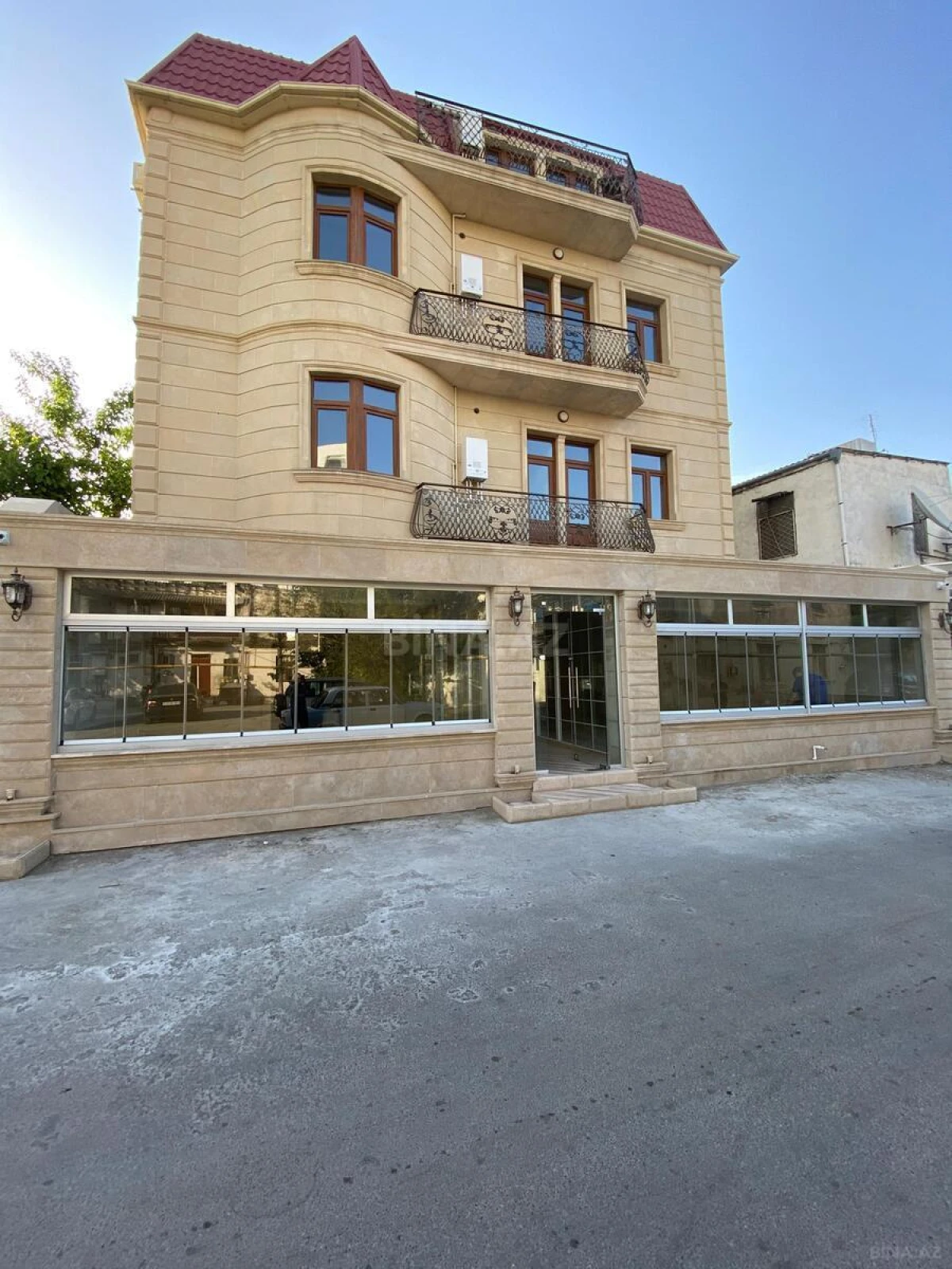 Satılır obyekt 500 m²