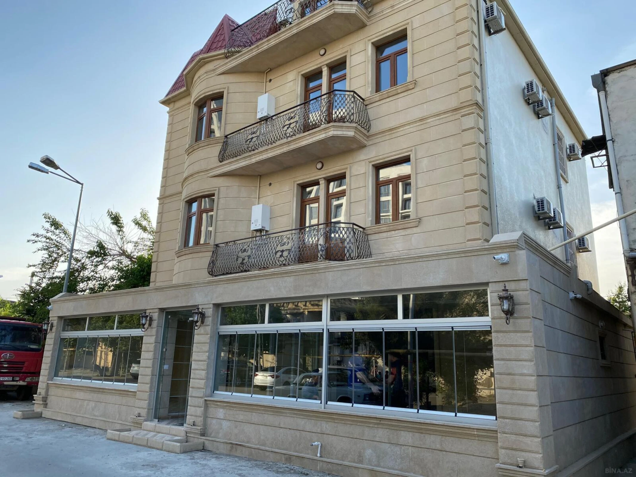 Satılır obyekt 500 m²