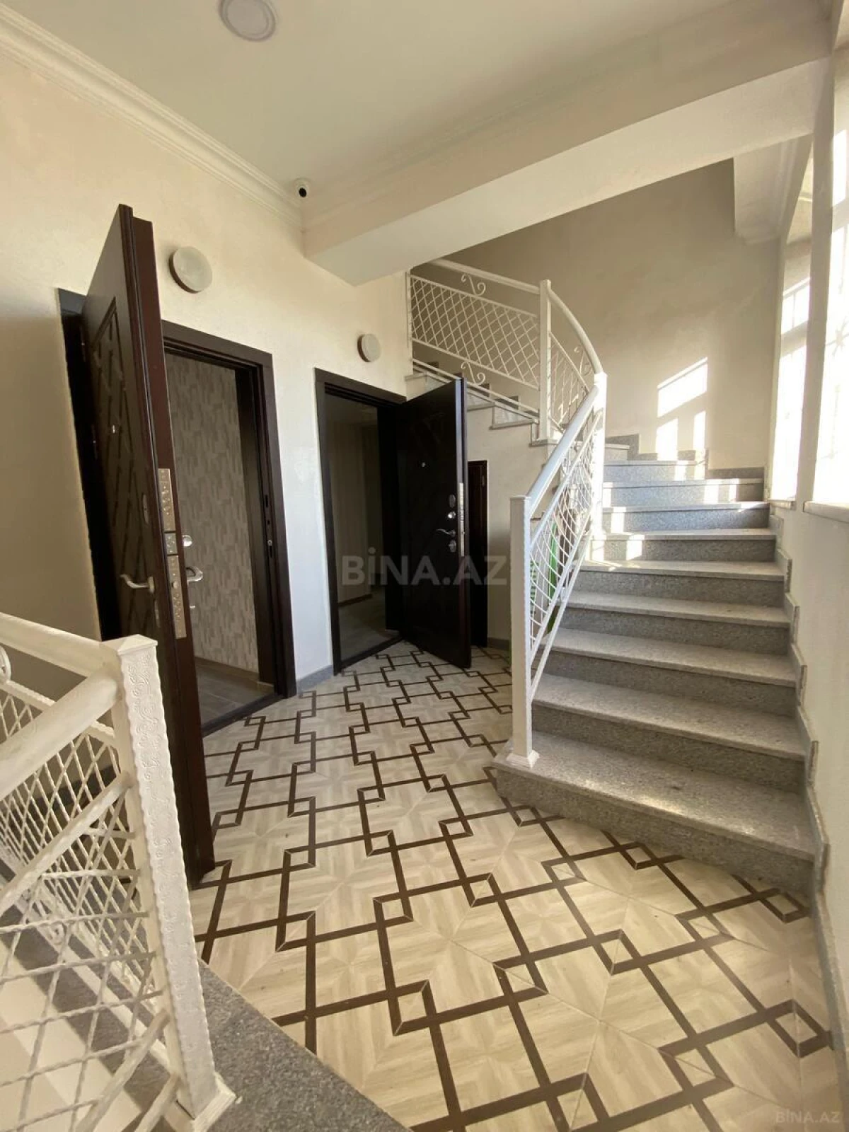 Satılır obyekt 500 m²