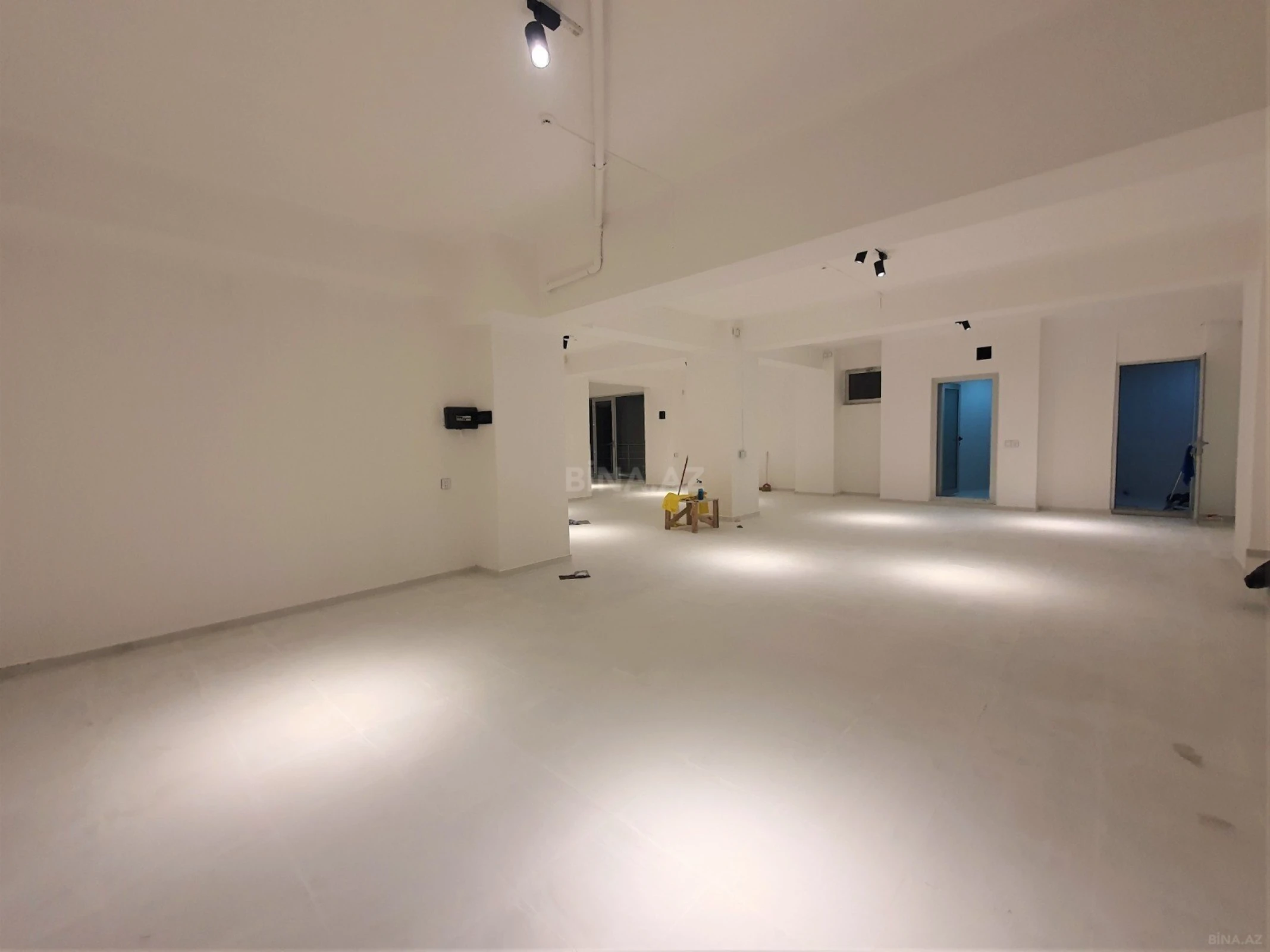 Kirayə verilir obyekt 1400 m²