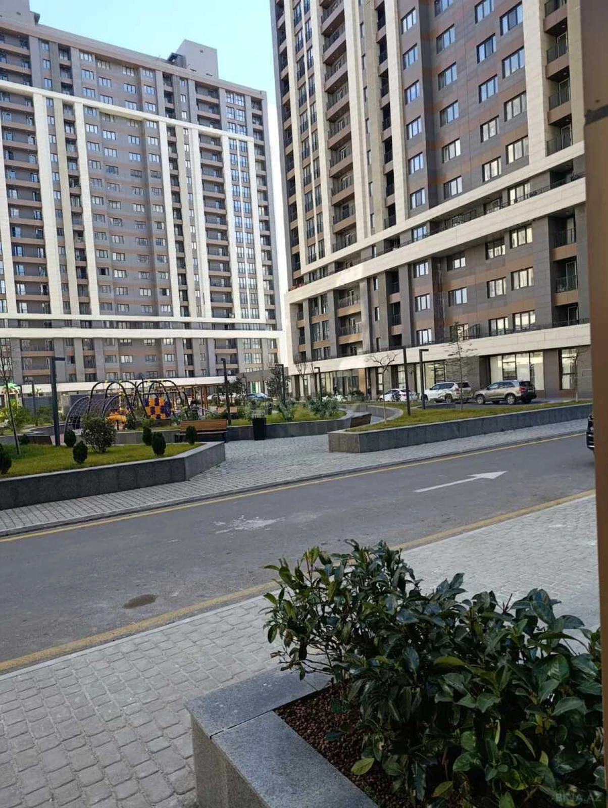 Satılır obyekt 177.9 m²