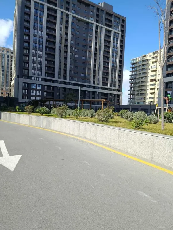 Satılır obyekt 177.9 m²