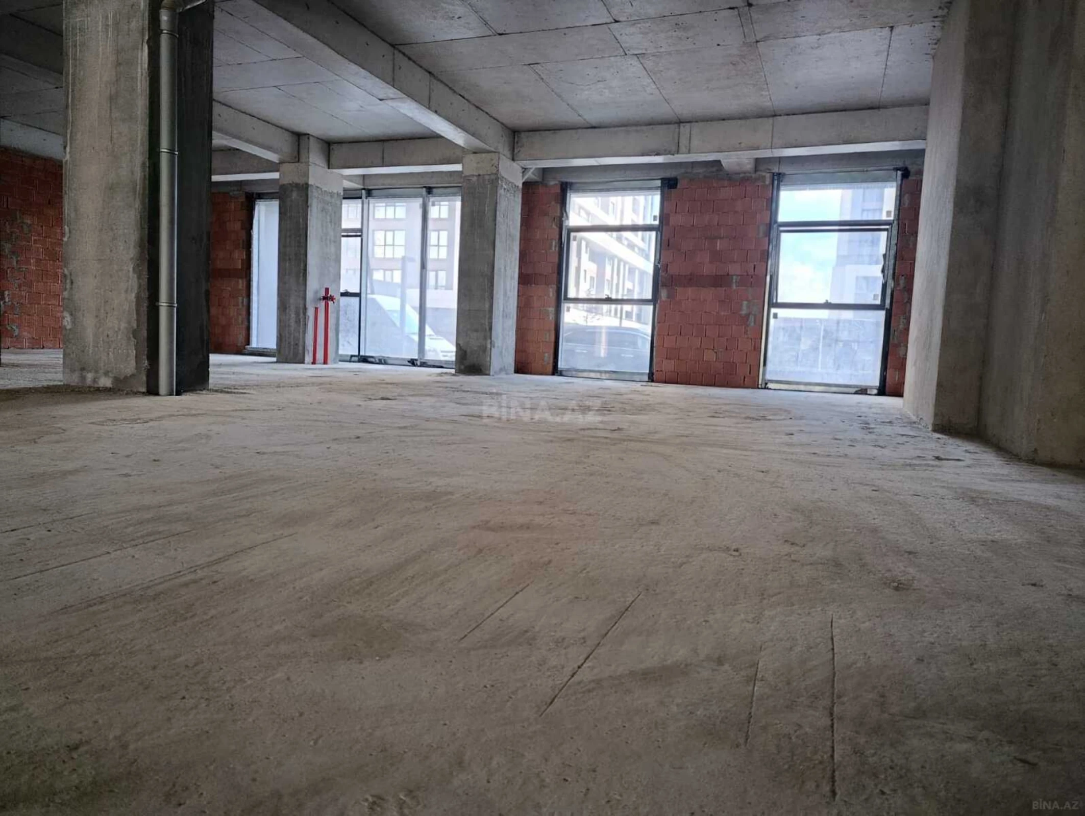 Satılır obyekt 177.9 m²