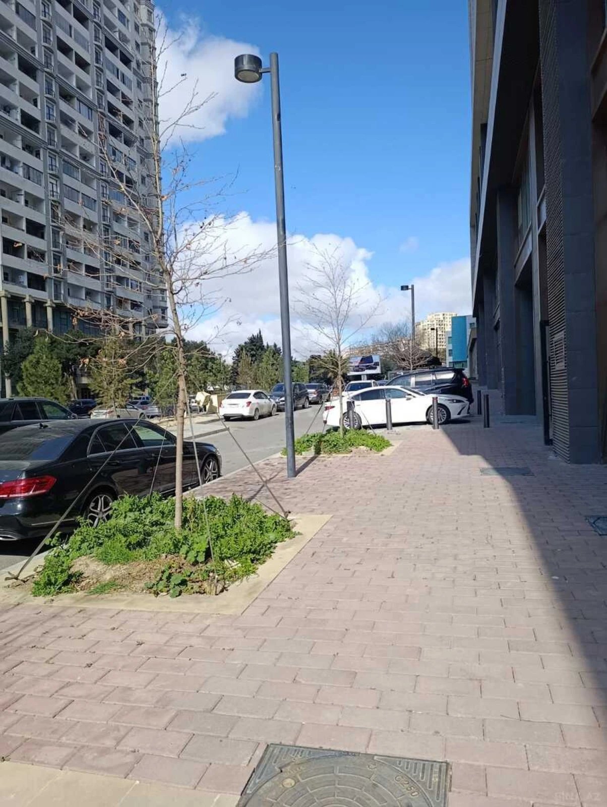 Satılır obyekt 177.9 m²