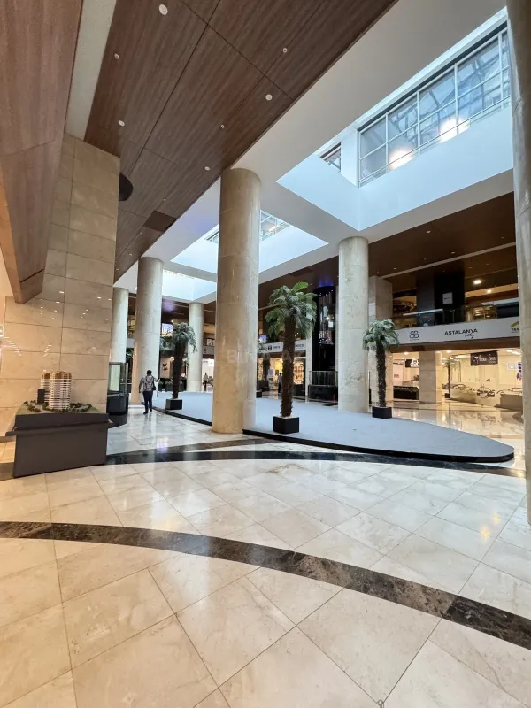 Kirayə verilir obyekt 262 m²