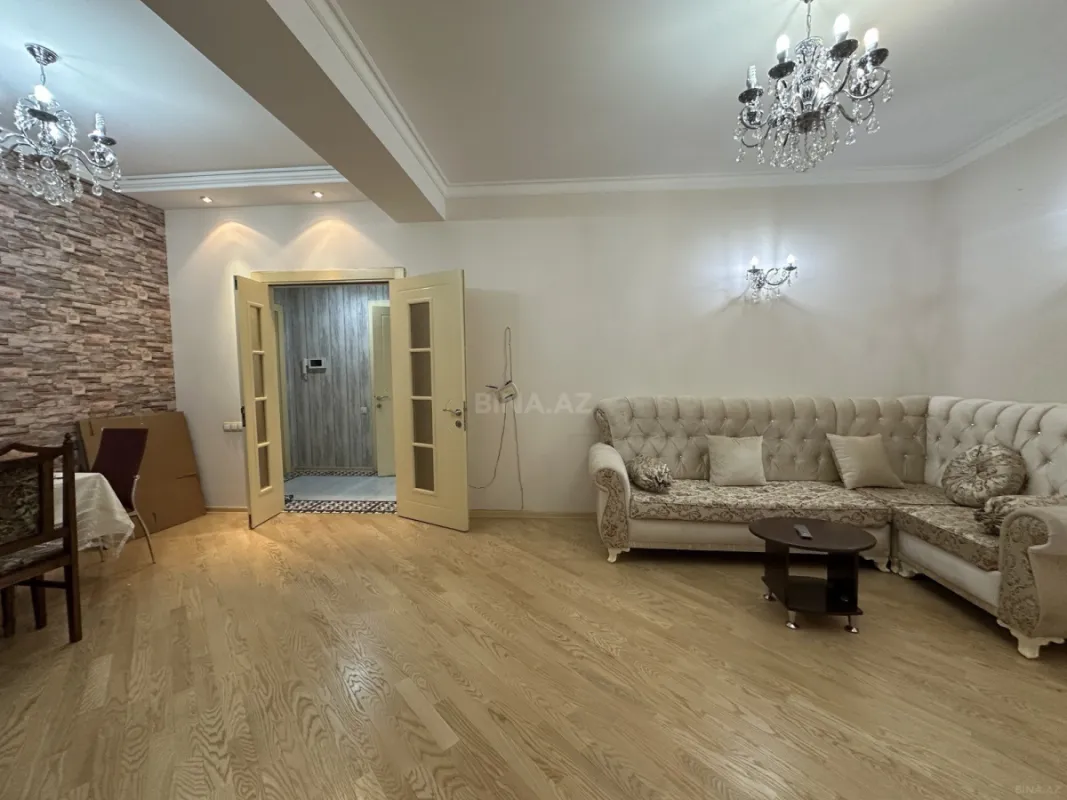 Kirayə verilir 4 otaqlı mənzil 110 m²