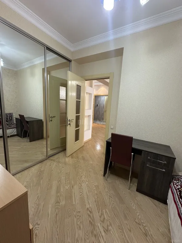 Kirayə verilir 4 otaqlı mənzil 110 m²