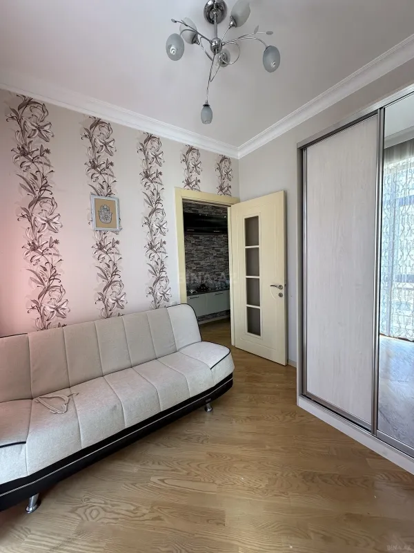 Kirayə verilir 4 otaqlı mənzil 110 m²