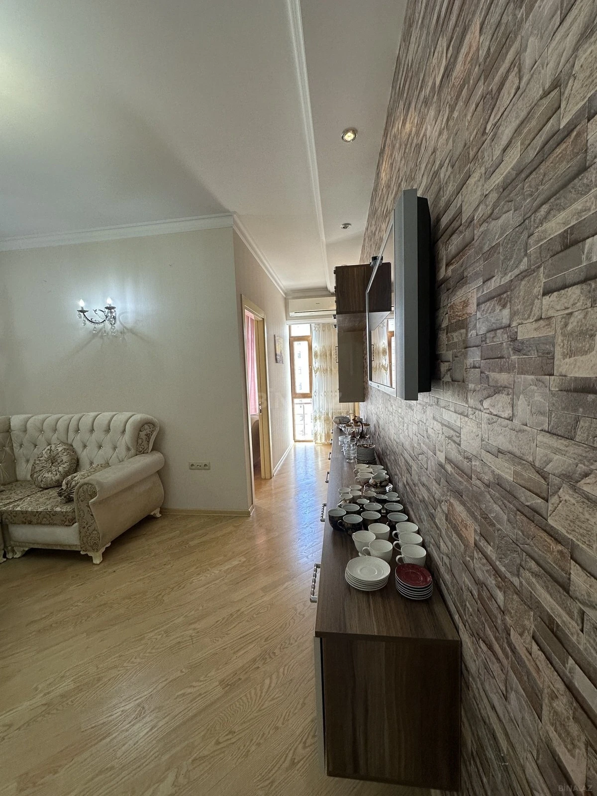 Kirayə verilir 4 otaqlı mənzil 110 m²