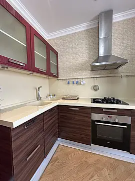 Kirayə verilir 4 otaqlı mənzil 110 m²