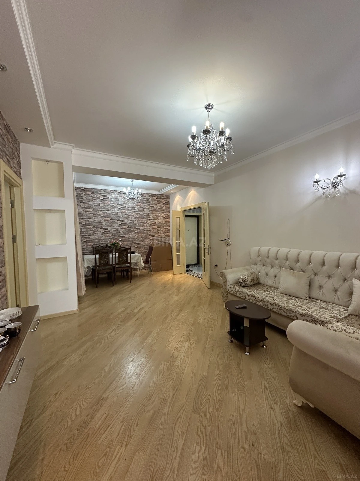 Kirayə verilir 4 otaqlı mənzil 110 m²