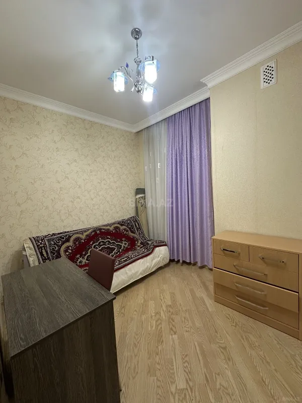 Kirayə verilir 4 otaqlı mənzil 110 m²