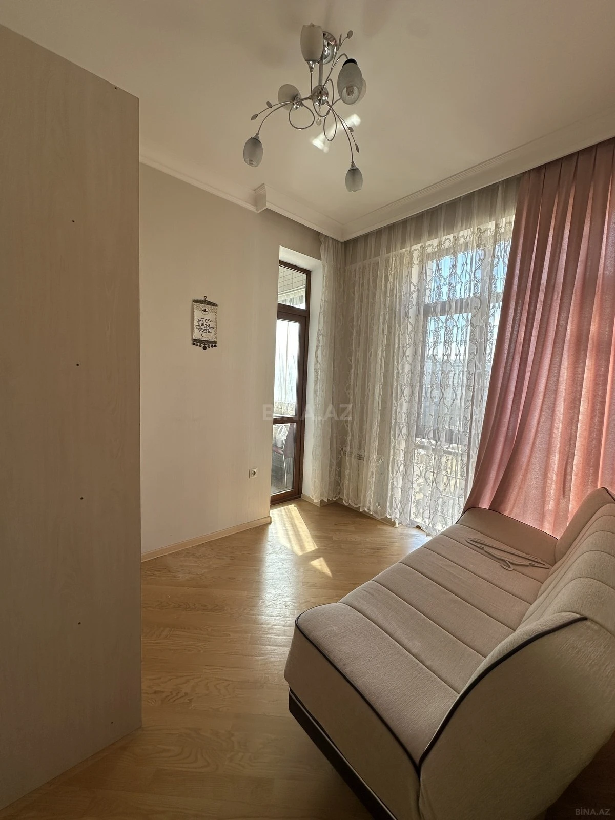 Kirayə verilir 4 otaqlı mənzil 110 m²