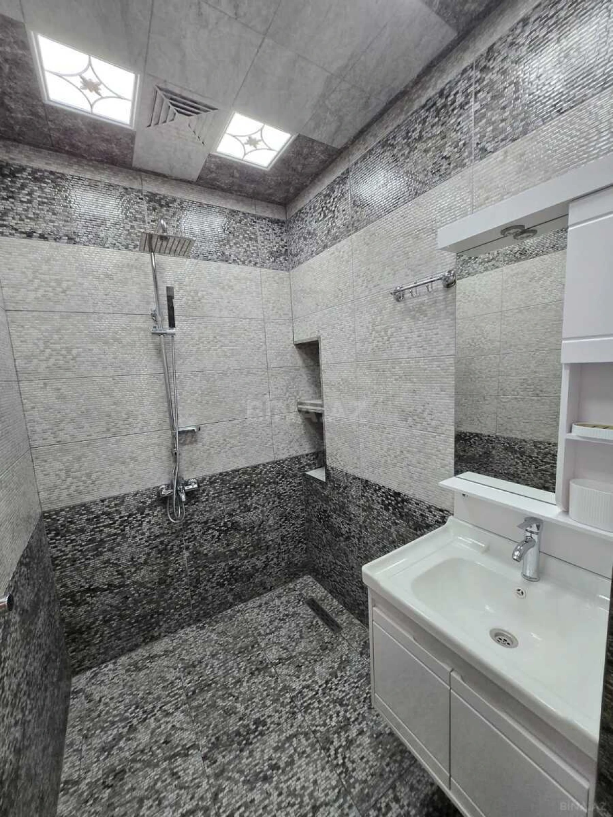 Kirayə verilir 3 otaqlı mənzil 90 m²