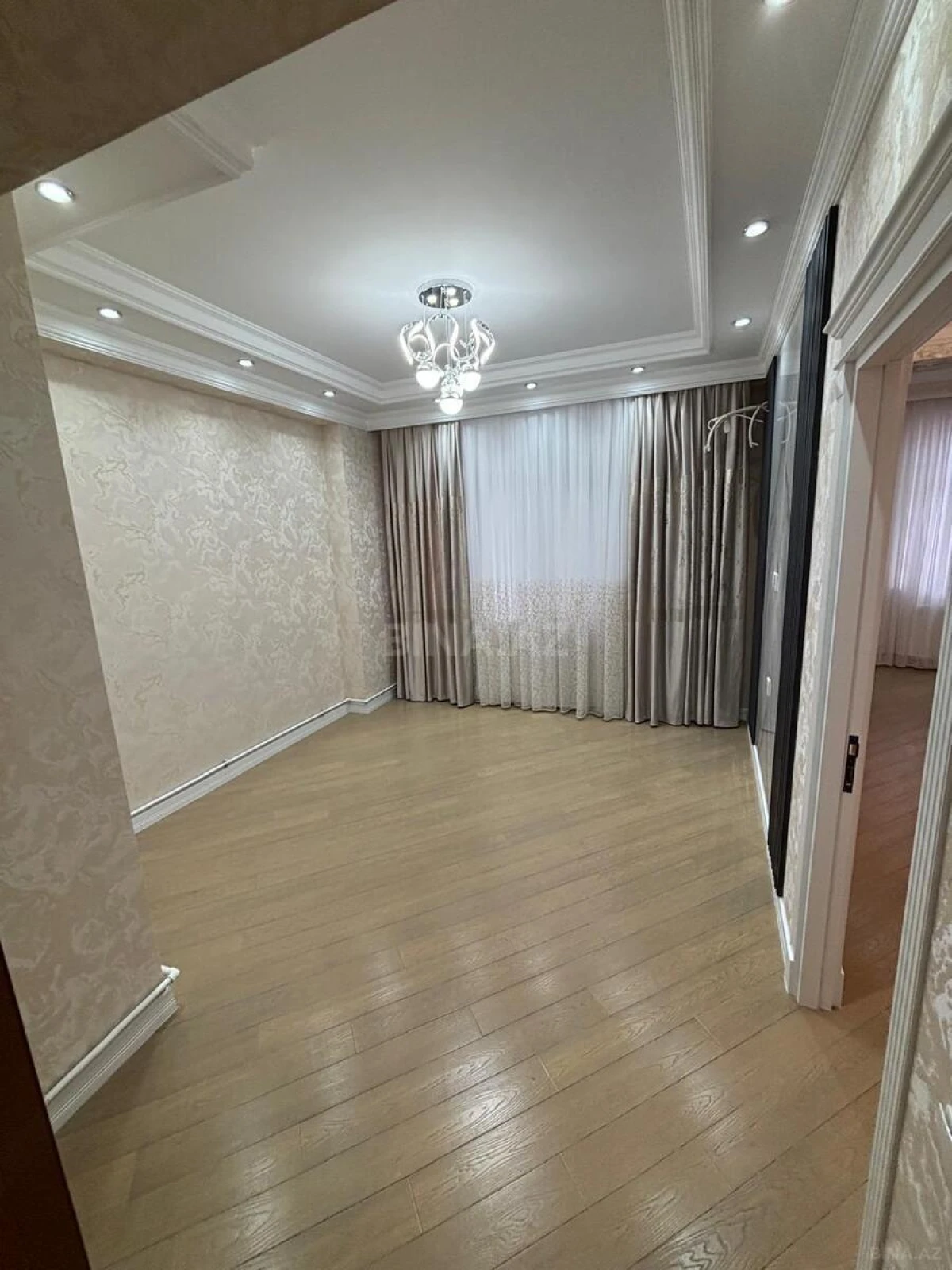 Satılır 2 otaqlı mənzil 68 m²