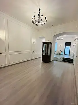 Kirayə verilir 6 otaqlı ofis 216 m²