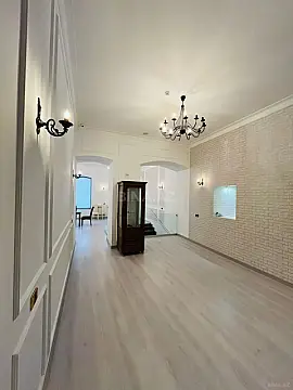 Kirayə verilir 6 otaqlı ofis 216 m²