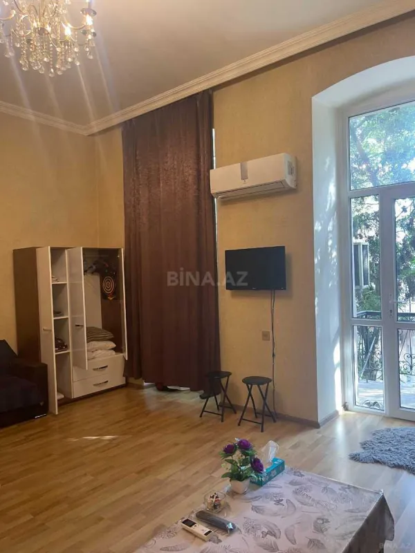 Kirayə verilir 2 otaqlı mənzil 65 m²