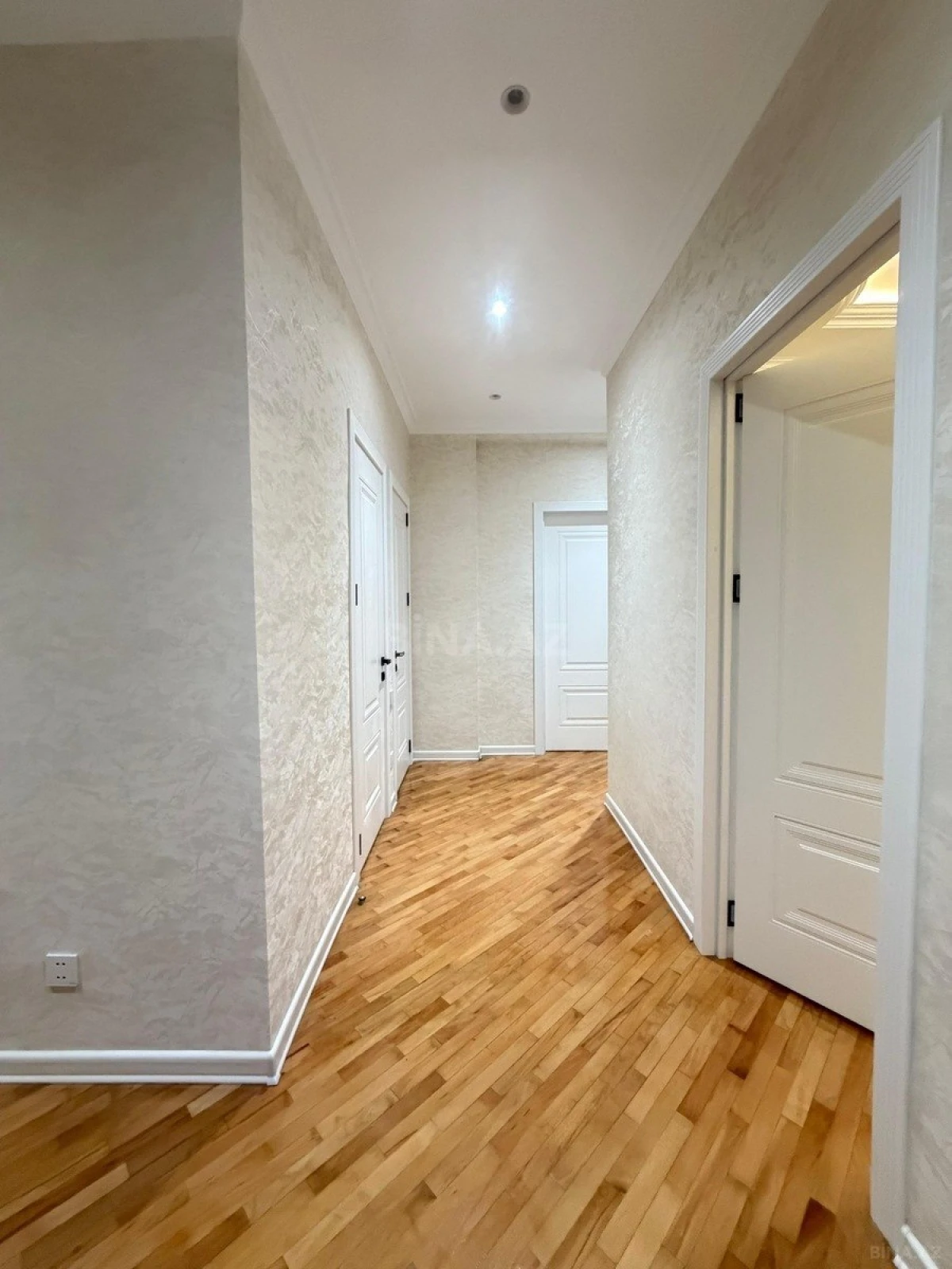 Kirayə verilir 2 otaqlı mənzil 90 m²