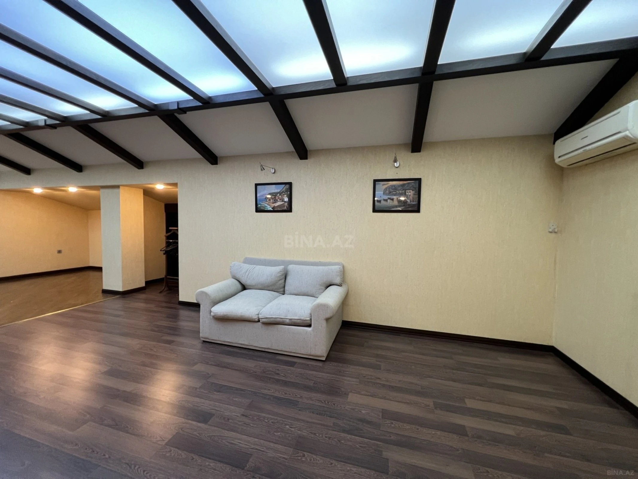 Kirayə verilir 5 otaqlı mənzil 450 m²