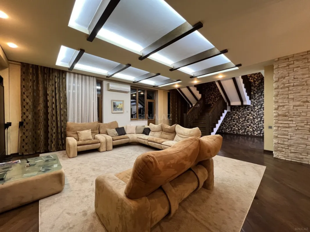 Kirayə verilir 5 otaqlı mənzil 450 m²