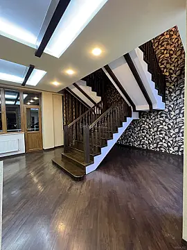 Kirayə verilir 5 otaqlı mənzil 450 m²