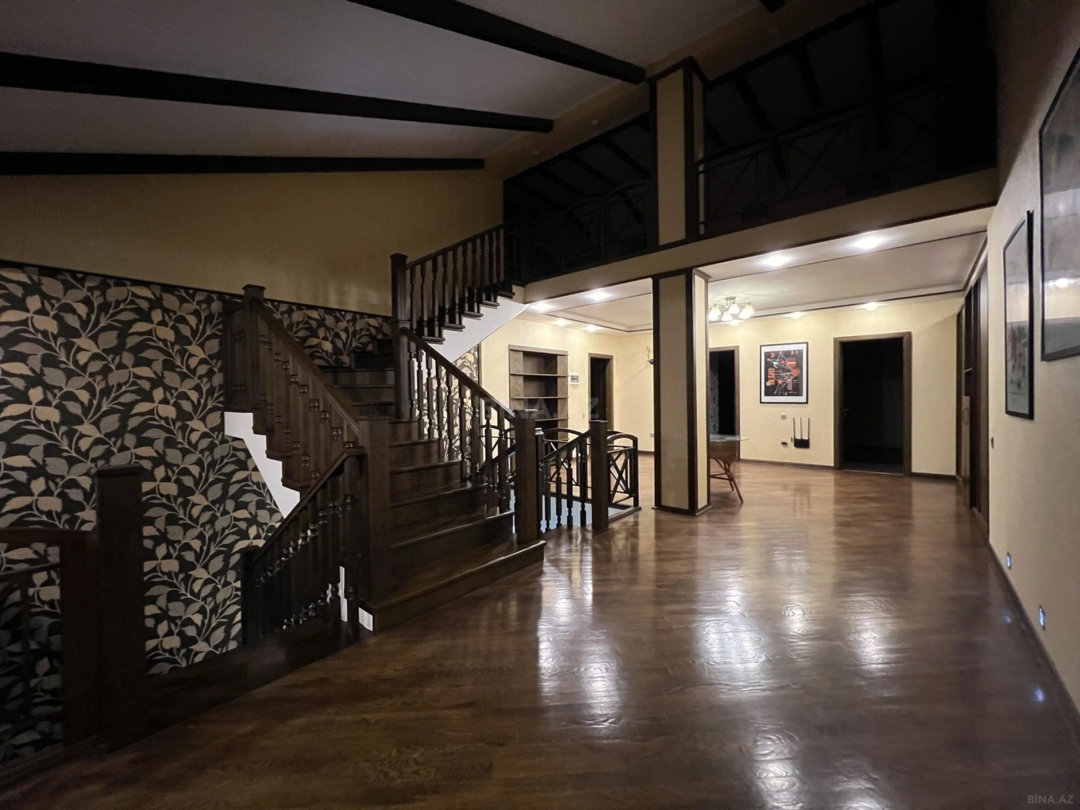 Kirayə verilir 5 otaqlı mənzil 450 m²