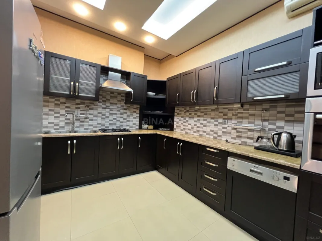 Kirayə verilir 5 otaqlı mənzil 450 m²