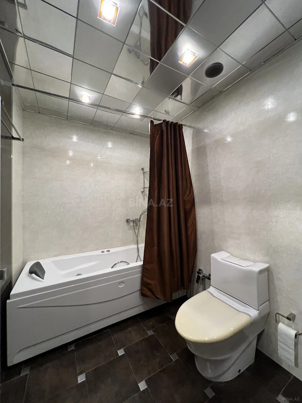 Kirayə verilir 5 otaqlı mənzil 450 m²