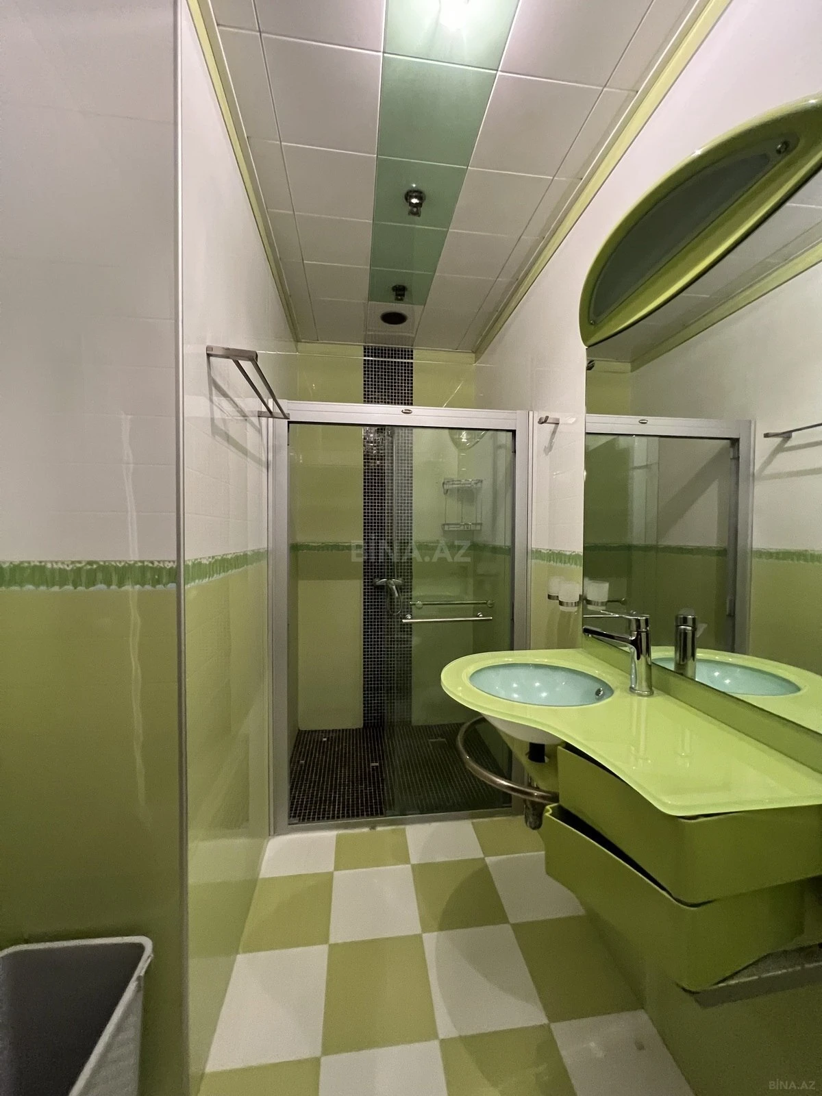 Kirayə verilir 5 otaqlı mənzil 450 m²