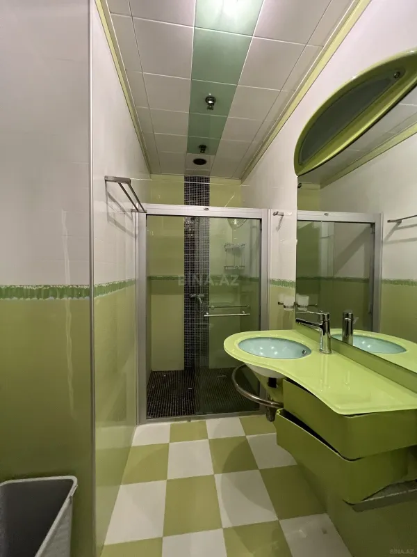 Kirayə verilir 5 otaqlı mənzil 450 m²