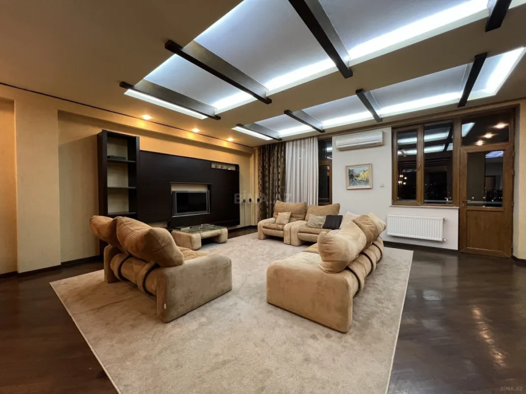 Kirayə verilir 5 otaqlı mənzil 450 m²