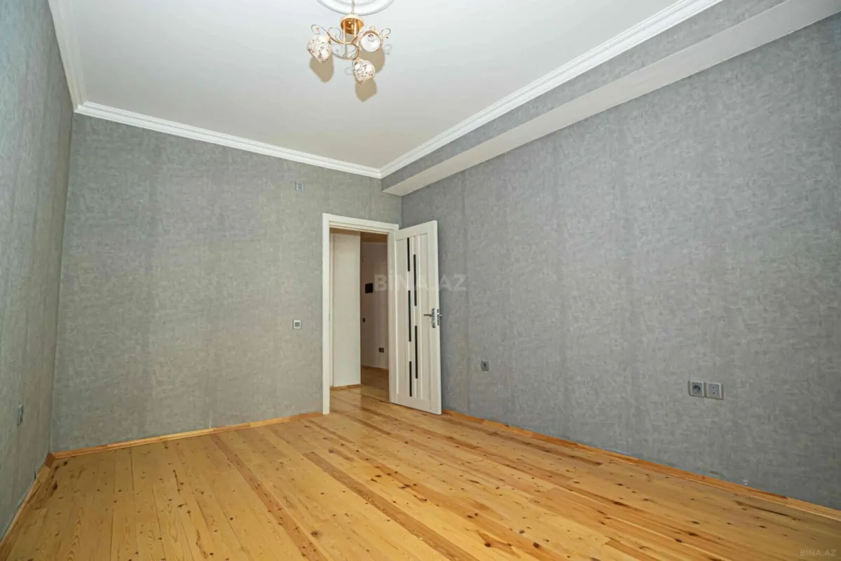 Satılır 4 otaqlı mənzil 105 m²
