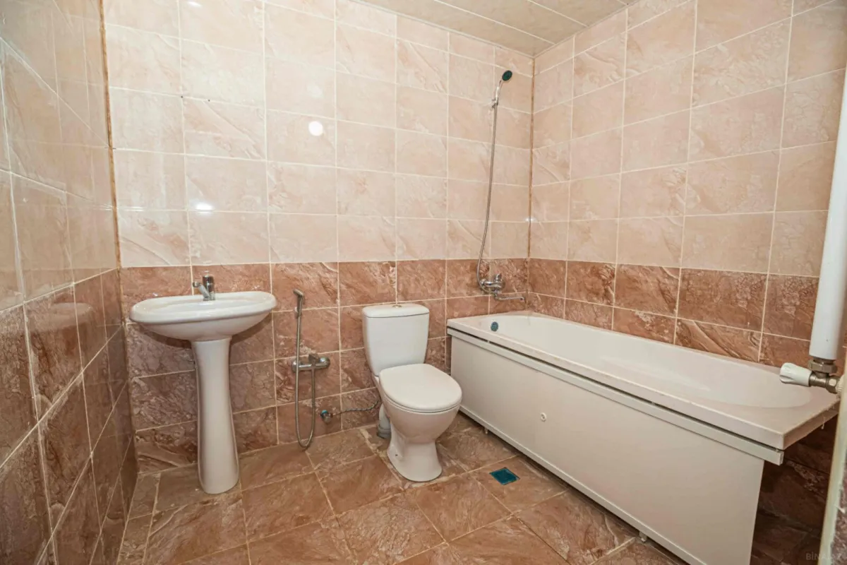 Satılır 4 otaqlı mənzil 105 m²